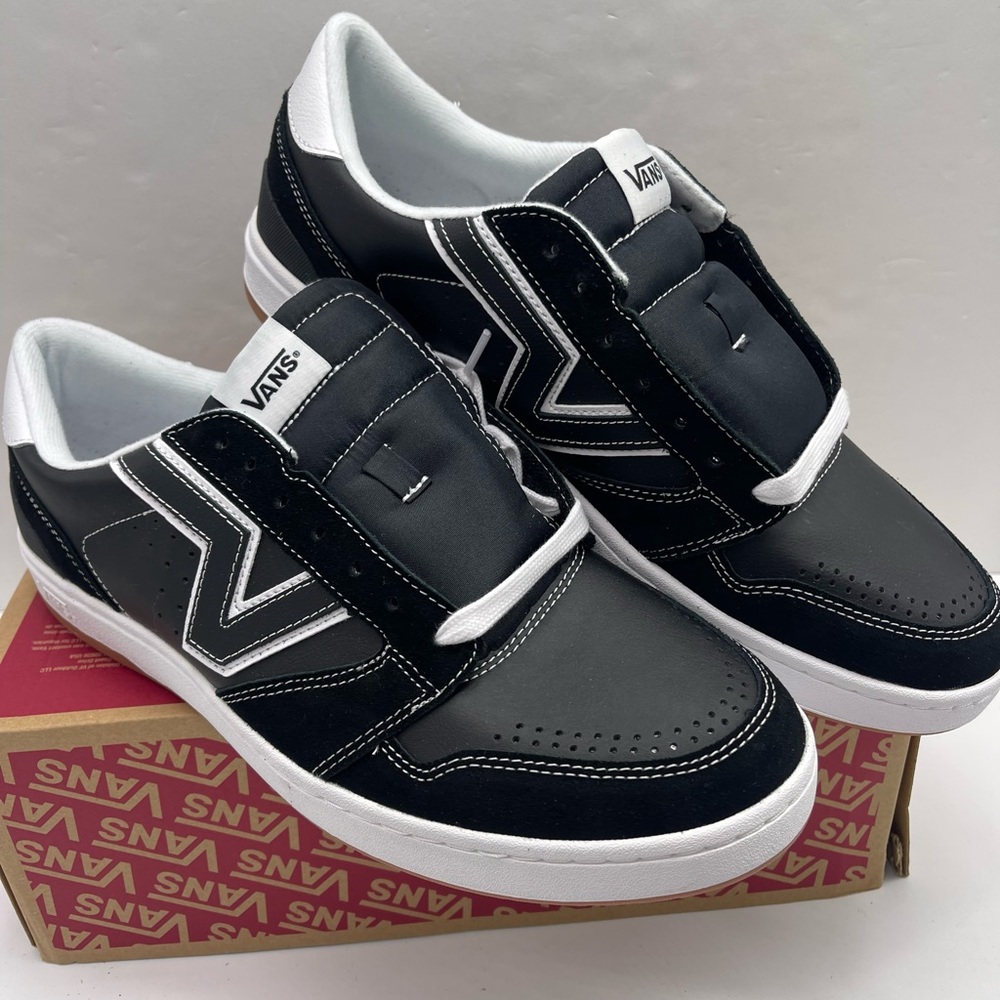 Vans • Men's Black and White Lowland 2.0
Black/White
VN000D6RBZW Sneakers Skate - Picture 8 of 16